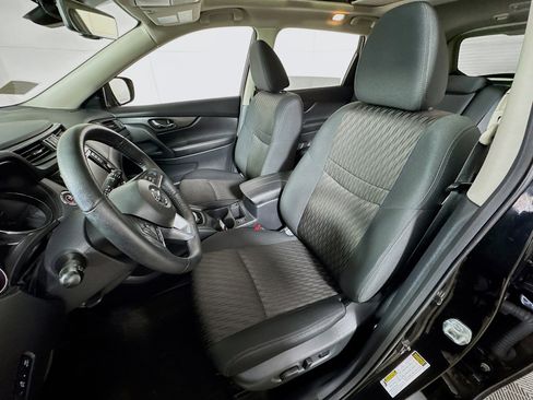 Used 2019 Nissan Rogue SV w/ Sun & Sound Touring Package image 15