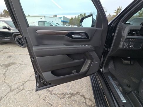 New 2026 Chevrolet Suburban Premier image 22