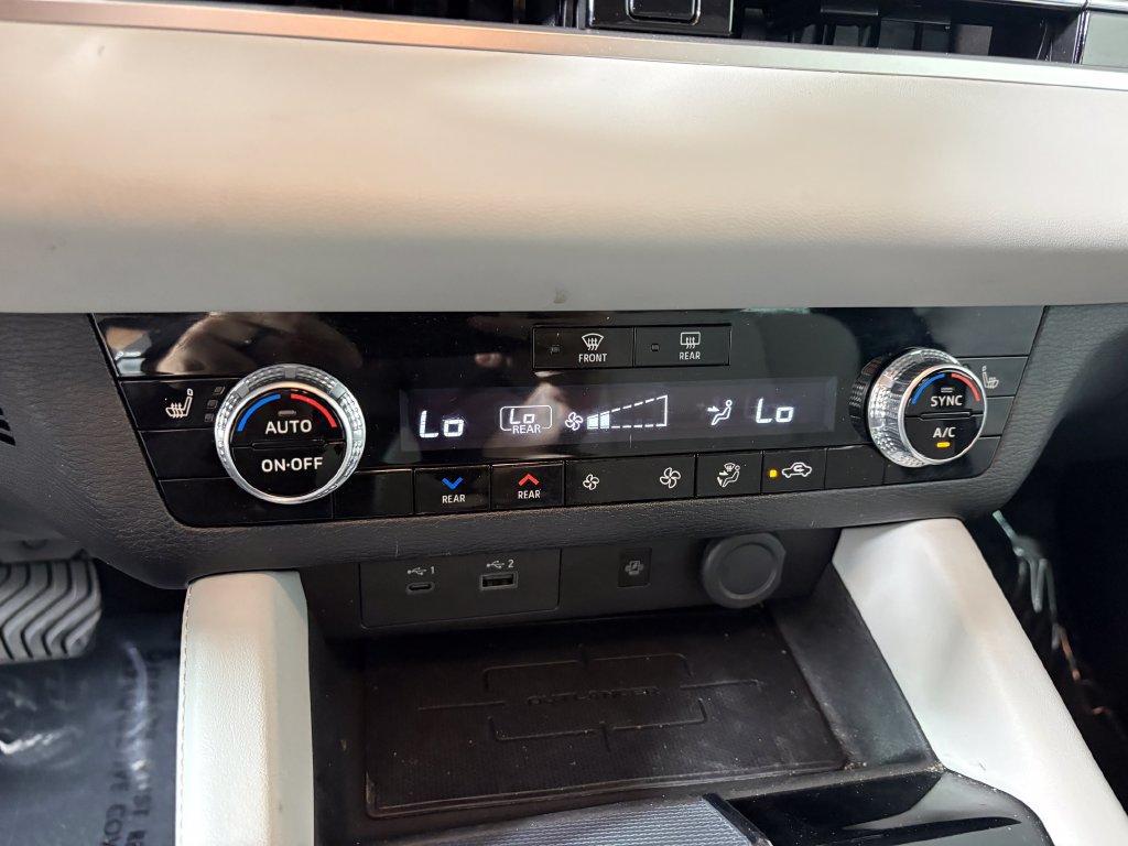 Used 2023 Mitsubishi Outlander SEL FWD image 19