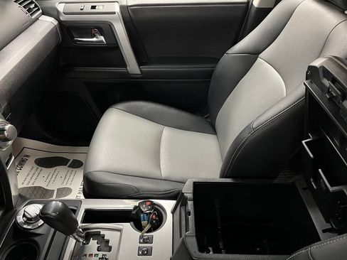 Used 2019 Toyota 4Runner SR5 Premium AWD/4WD image 39