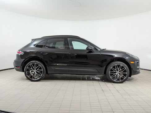 Certified 2025 Porsche Macan AWD/4WD image 7