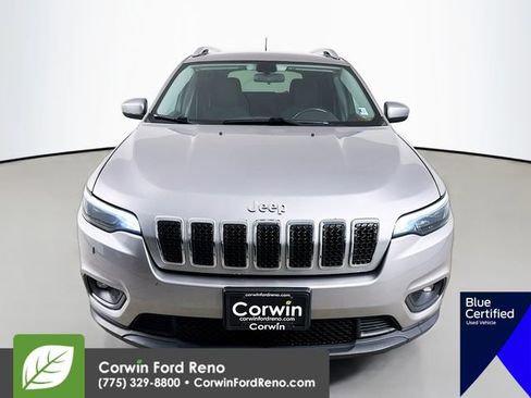 Used 2019 Jeep Cherokee Latitude w/ Cold Weather Group image 2