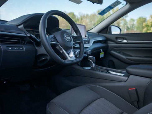 New 2025 Nissan Altima 2.5 SV image 16