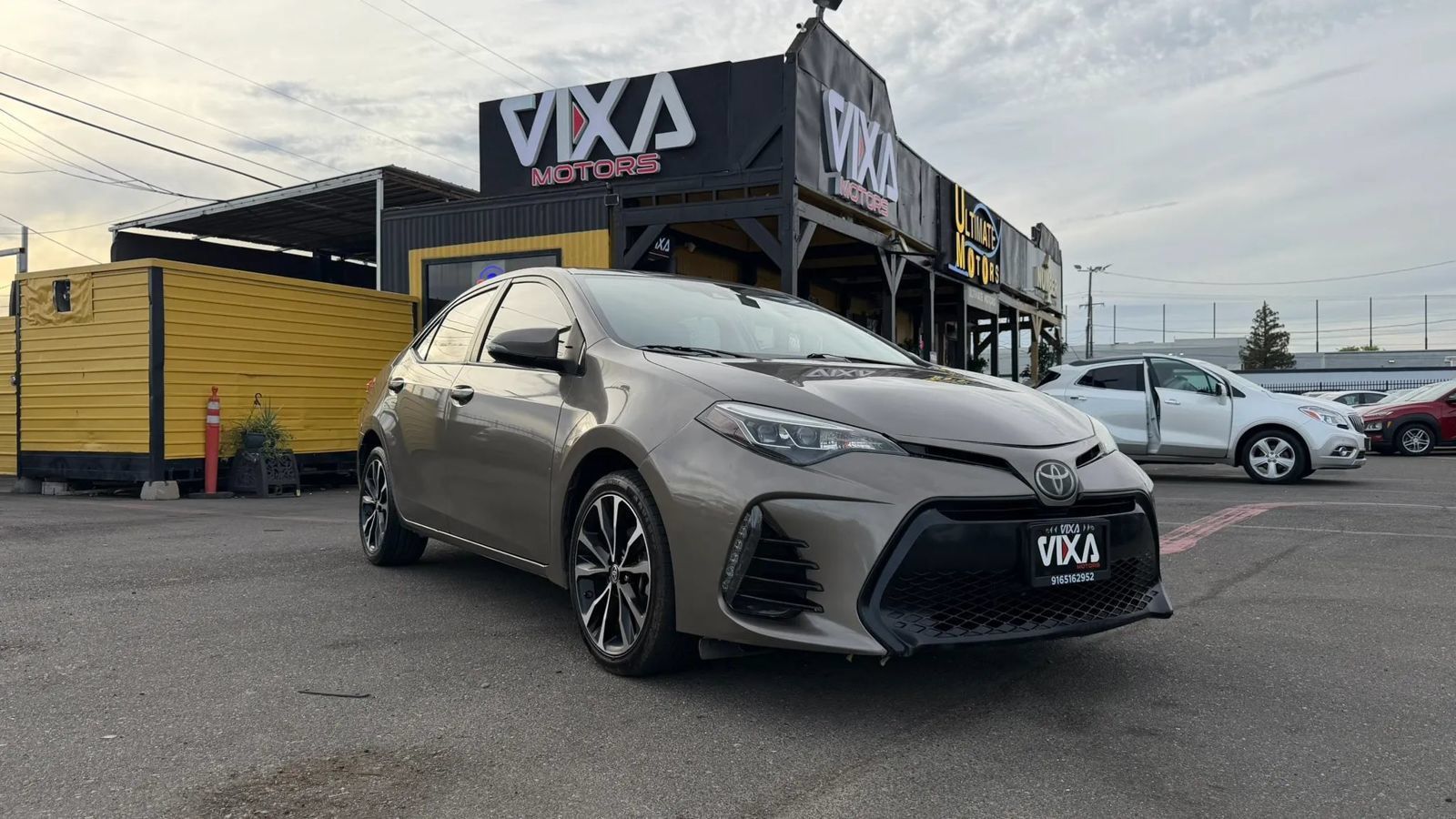 Used 2019 Toyota Corolla SE FWD image 3
