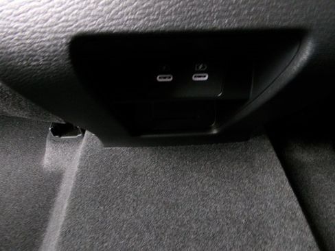 New 2025 Mitsubishi Outlander SE image 21