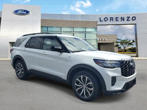 New 2026 Ford Explorer ST-Line RWD image 3