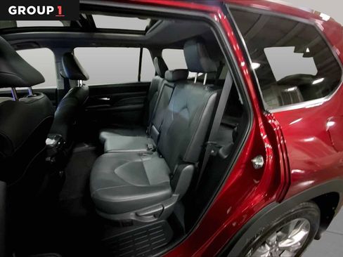 Certified 2024 Toyota Grand Highlander AWD image 21