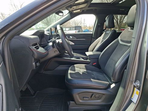 Certified 2025 Ford Explorer ST AWD/4WD image 15