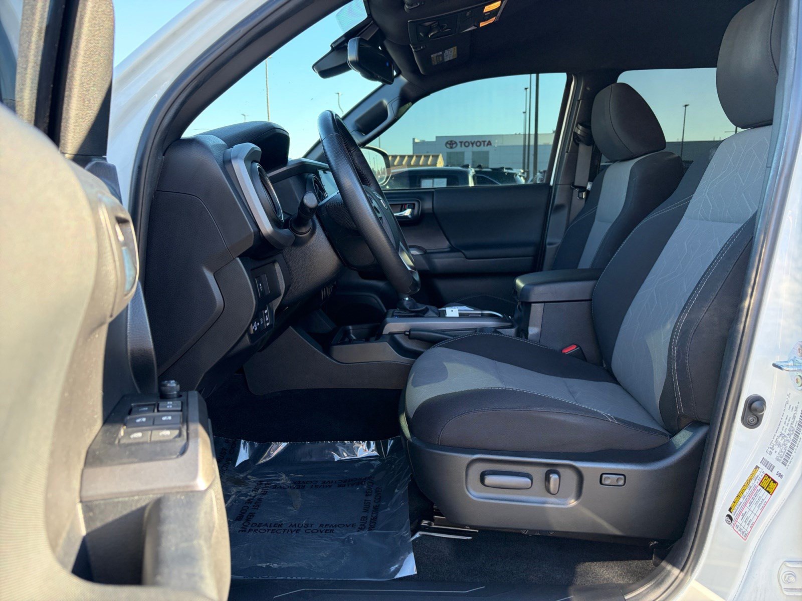 Certified 2023 Toyota Tacoma TRD Off-Road AWD/4WD image 11