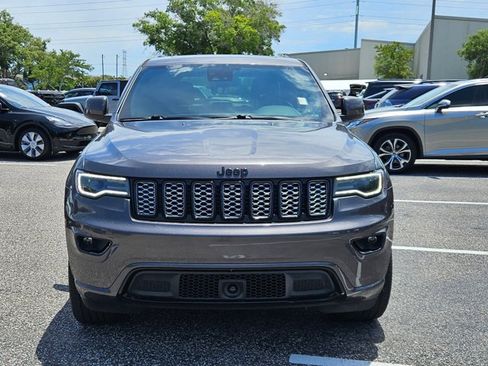 Used 2021 Jeep Grand Cherokee Laredo X AWD/4WD image 2