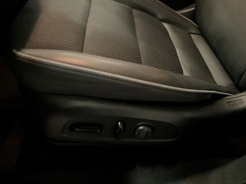 Used 2023 Chevrolet TrailBlazer RS w/ Sun and Liftgate Package image 14