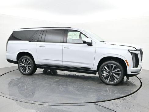 New 2026 Cadillac Escalade ESV Sport w/ Touring Package image 7
