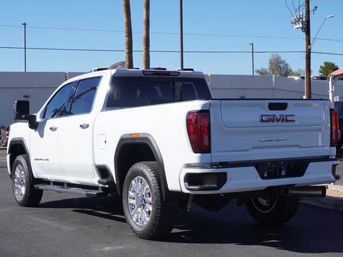Certified 2022 GMC Sierra 2500 Denali image 3