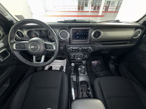 Used 2018 Jeep Wrangler Unlimited Sahara AWD/4WD image 23
