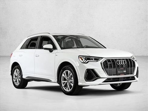 Certified 2025 Audi Q3 2.0T Premium w/ Convenience Package image 3