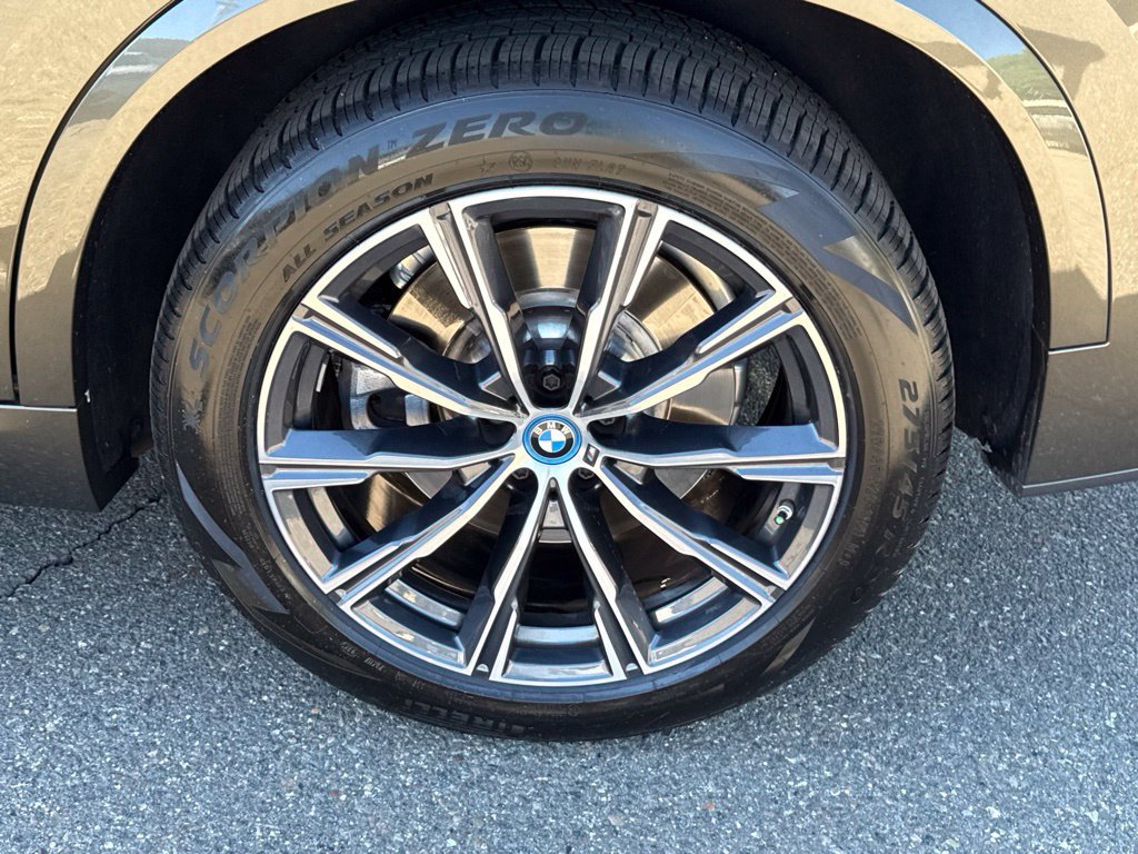 Certified 2024 BMW X5 xDrive50e w/ M Sport Package AWD/4WD image 14