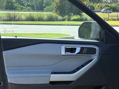 Used 2023 Ford Explorer XLT w/ Equipment Group 202A RWD image 19