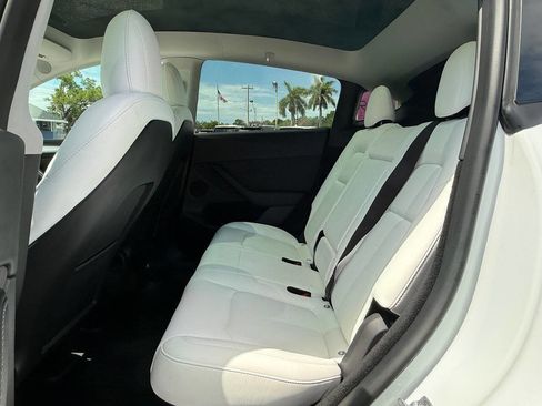 Used 2023 Tesla Model Y Long Range AWD/4WD image 19