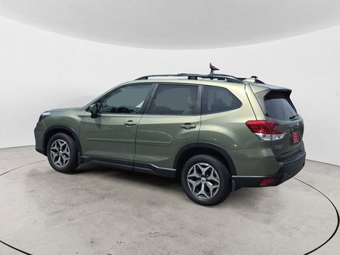 Used 2019 Subaru Forester Premium AWD/4WD image 3