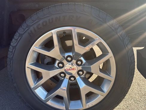 Used 2018 GMC Sierra 1500 SLT w/ SLT Premium Package image 12