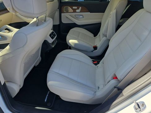 New 2026 Mercedes-Benz GLS 450 4MATIC image 10