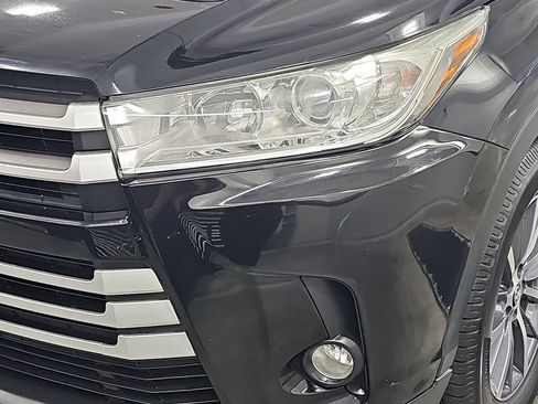Used 2017 Toyota Highlander XLE FWD image 33