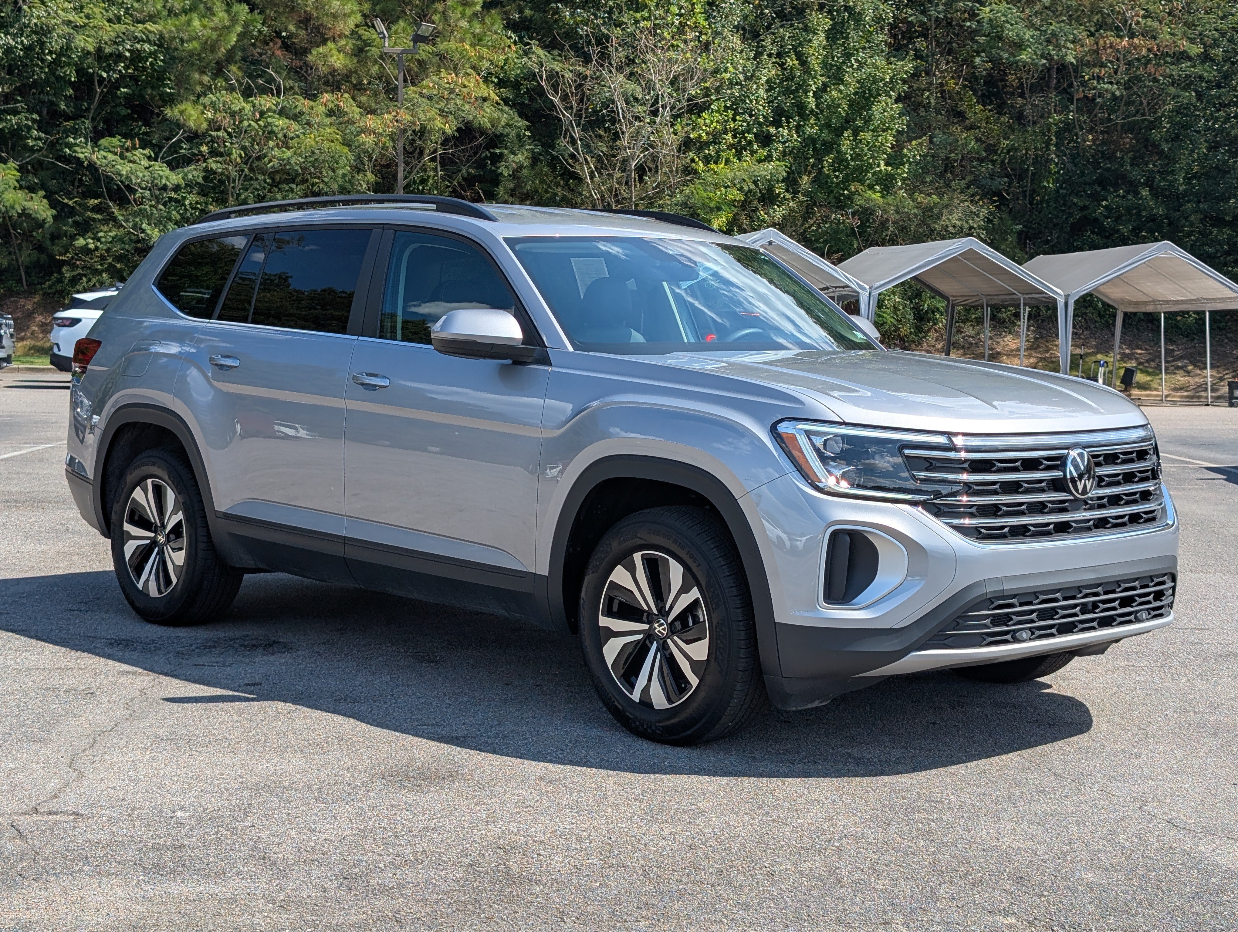 Used 2025 Volkswagen Atlas SE FWD image 13