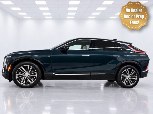 Used 2024 Cadillac Lyriq Luxury AWD/4WD image 1