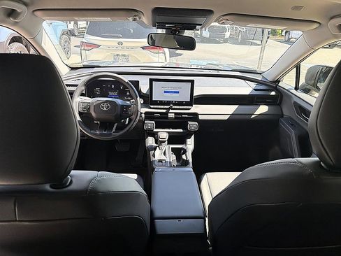 New 2026 Toyota Grand Highlander AWD Hybrid image 18