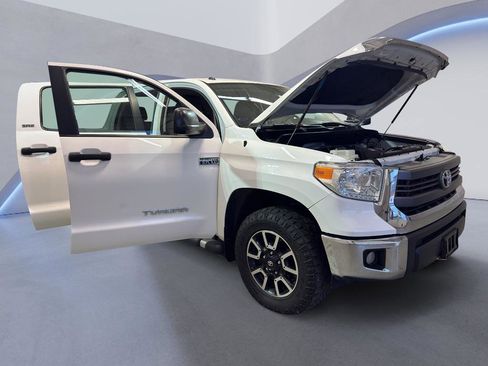 Used 2015 Toyota Tundra SR5 w/ TRD Off Road Package AWD/4WD image 7