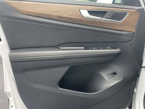 Certified 2026 Volkswagen Atlas SE FWD image 17