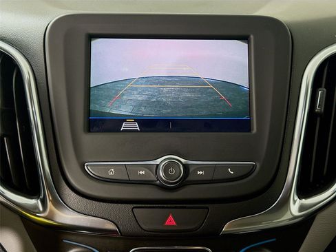 Used 2021 Chevrolet Equinox LS w/ LS Convenience Package image 10