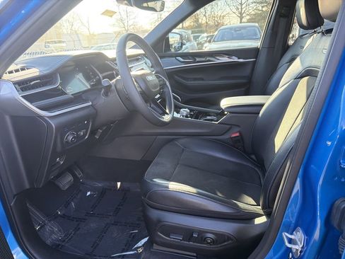 Used 2022 Jeep Grand Cherokee Trailhawk AWD/4WD image 11