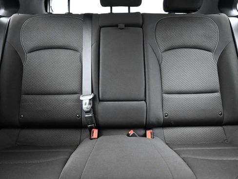 Used 2018 Hyundai Elantra GT image 27