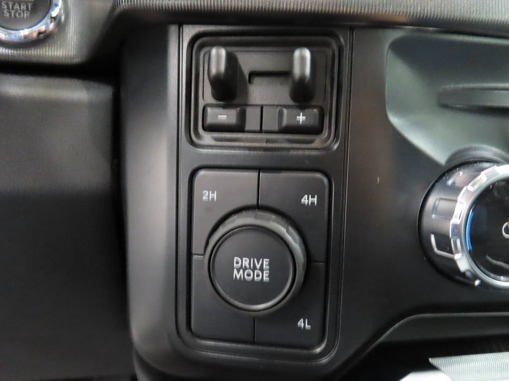 Used 2025 Ford F450 Platinum w/ FX4 Off-Road Package AWD/4WD image 51