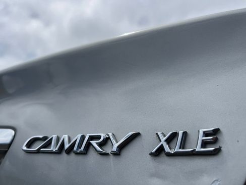 Used 2004 Toyota Camry XLE FWD image 10