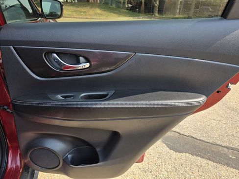 Used 2019 Nissan Rogue SV AWD/4WD image 20