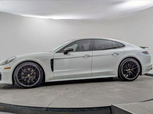 Used 2018 Porsche Panamera 4S image 3