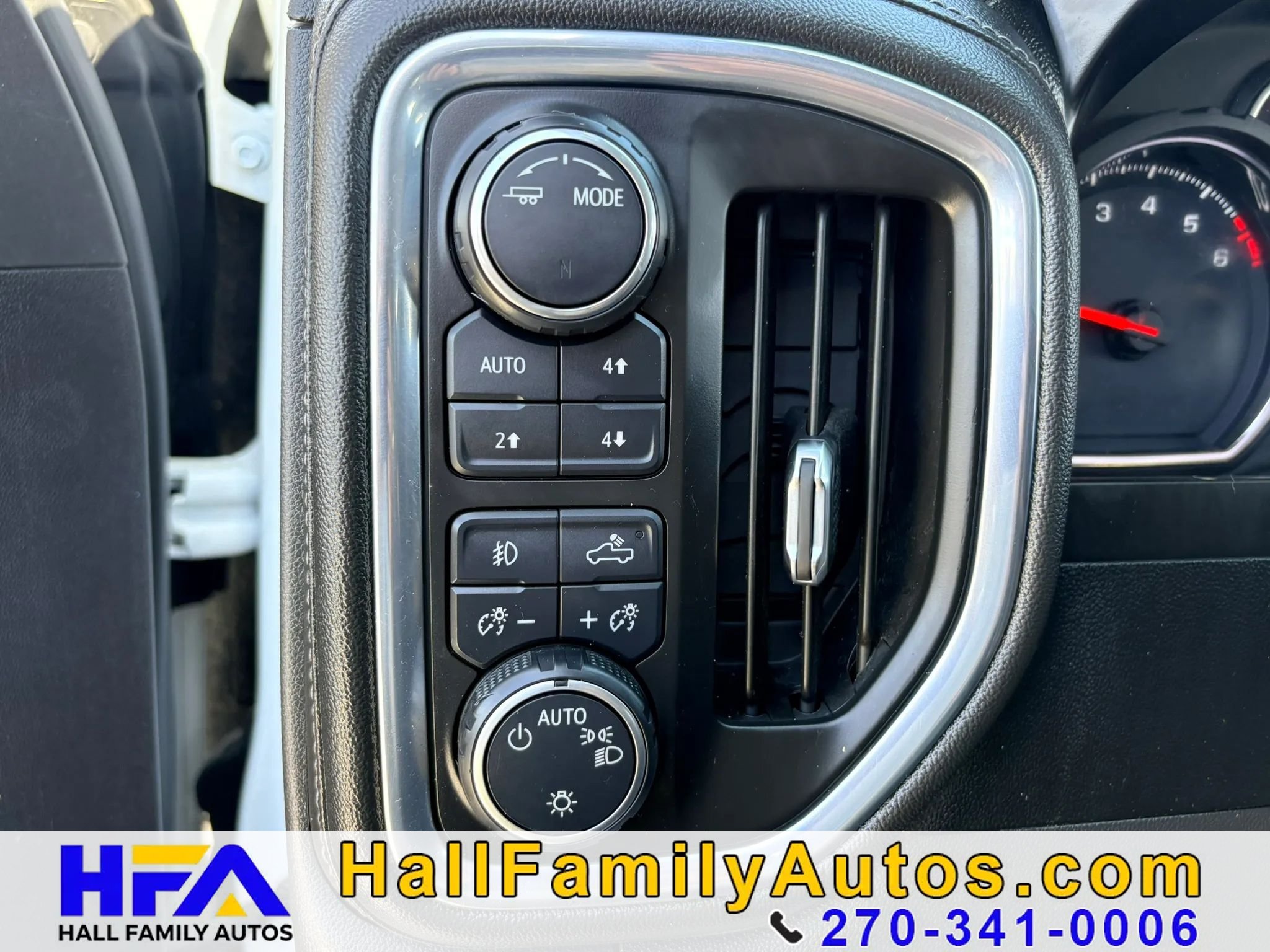 Used 2020 Chevrolet Silverado 1500 RST w/ Texas Edition AWD/4WD image 27