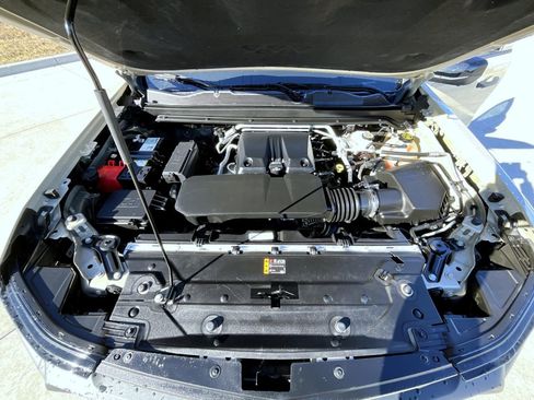 Used 2023 Chevrolet Colorado Trail Boss w/ Technology Package image 24