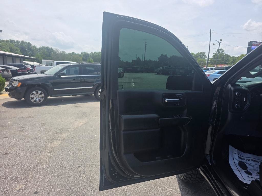 Used 2020 Chevrolet Silverado 1500 Custom w/ Custom Convenience Package AWD/4WD image 6