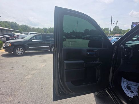 Used 2020 Chevrolet Silverado 1500 Custom w/ Custom Convenience Package AWD/4WD image 6