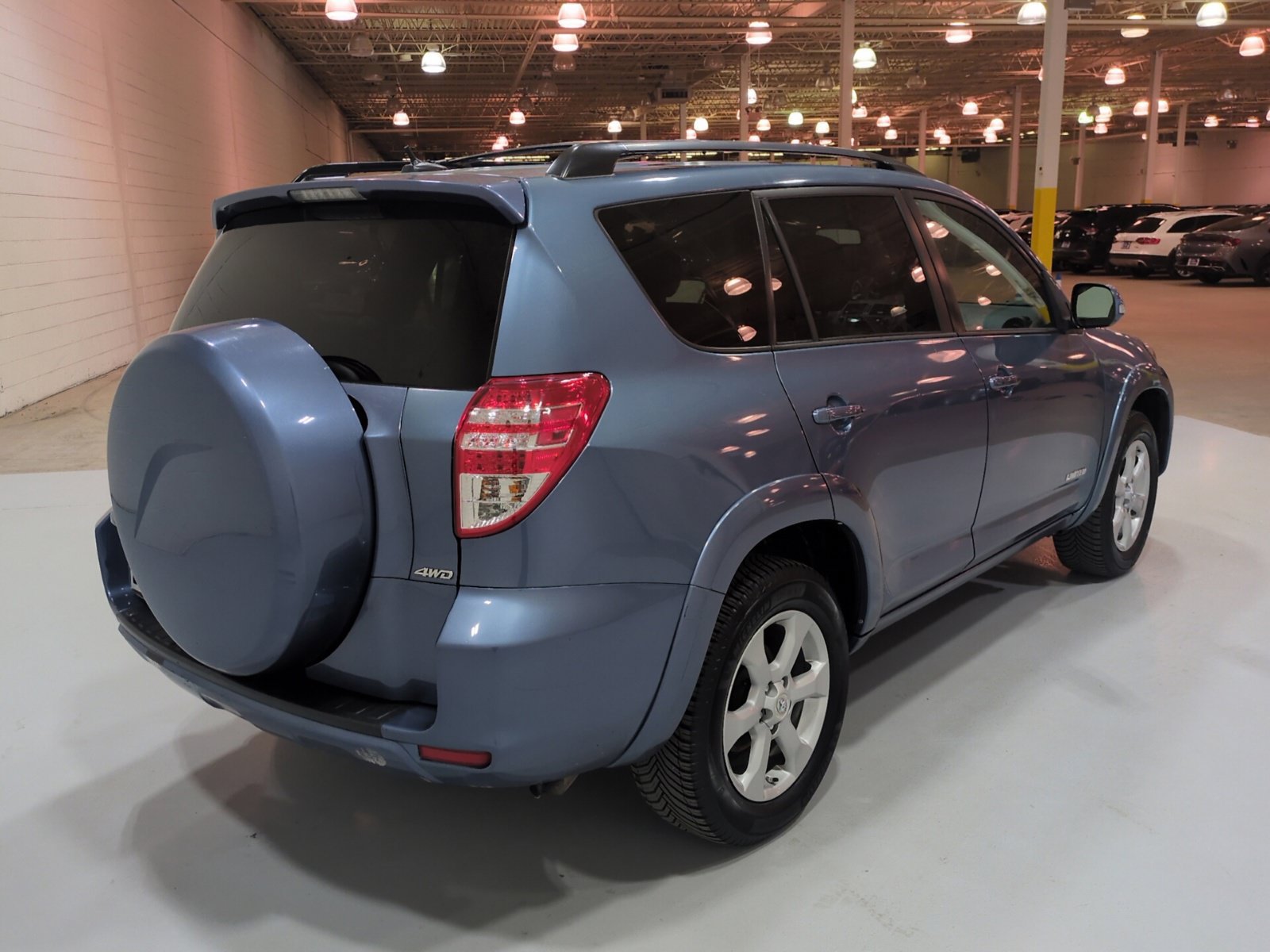 Used 2011 Toyota RAV4 Limited w/ Limited Extra Value Pkg AWD/4WD image 4