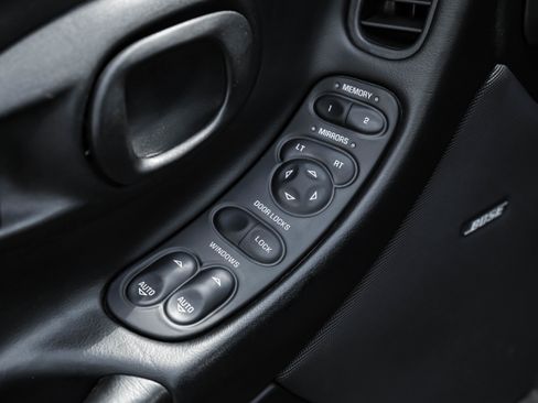 Used 2004 Chevrolet Corvette Convertible w/ Preferred Equipment Group image 34