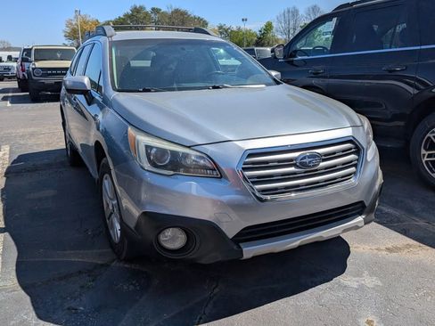 Used 2015 Subaru Outback 2.5i Premium image 5