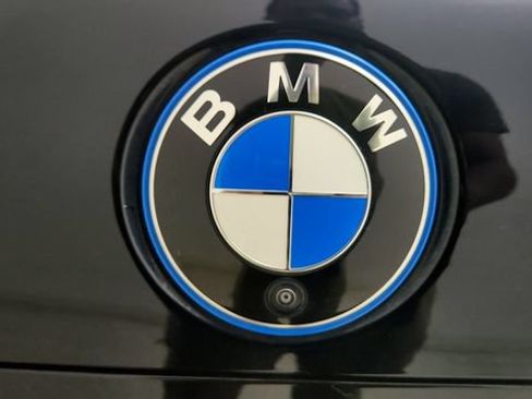 Used 2025 BMW i7 xDrive60 AWD/4WD image 34