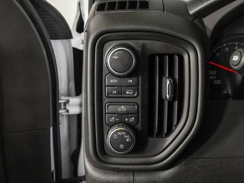 Used 2025 Chevrolet Silverado 1500 W/T w/ WT Value Package image 27