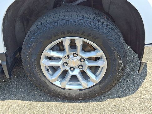Certified 2023 Chevrolet Silverado 1500 LT AWD/4WD image 18