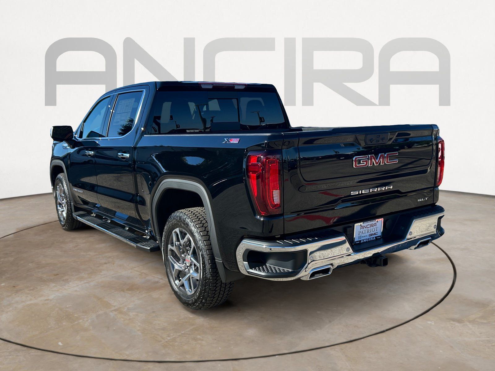 Used 2026 GMC Sierra 1500 SLT AWD/4WD image 8