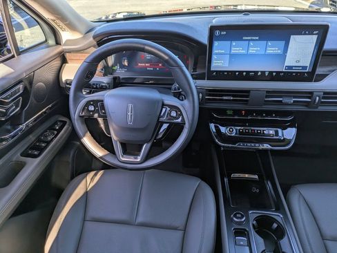 New 2025 Lincoln Corsair Grand Touring w/ Equipment Group 301A AWD/4WD image 17
